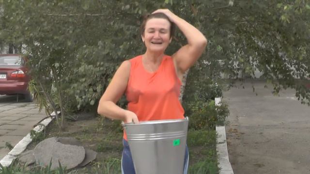 Ice Bucket Challenge от Галины Соломахиной (ответ Антону Дяченко) смотреть онлайн