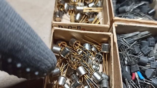 Две интересные посылки от подписчиков Обзор приёмных радиодеталей