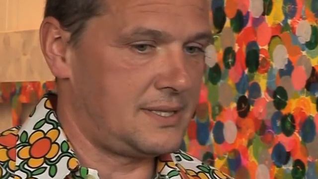 Tennis ace Navratilova branches into art смотреть онлайн