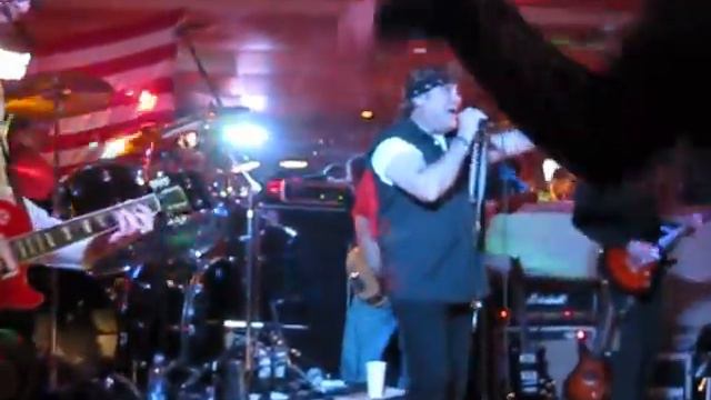 Stratus @ Stooges смотреть онлайн