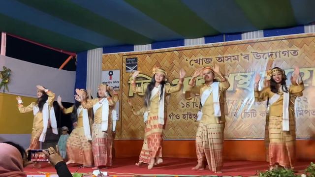 RAK SHANG MAI //TAI AHOM TRADITIONAL FOLK DANCE. смотреть онлайн