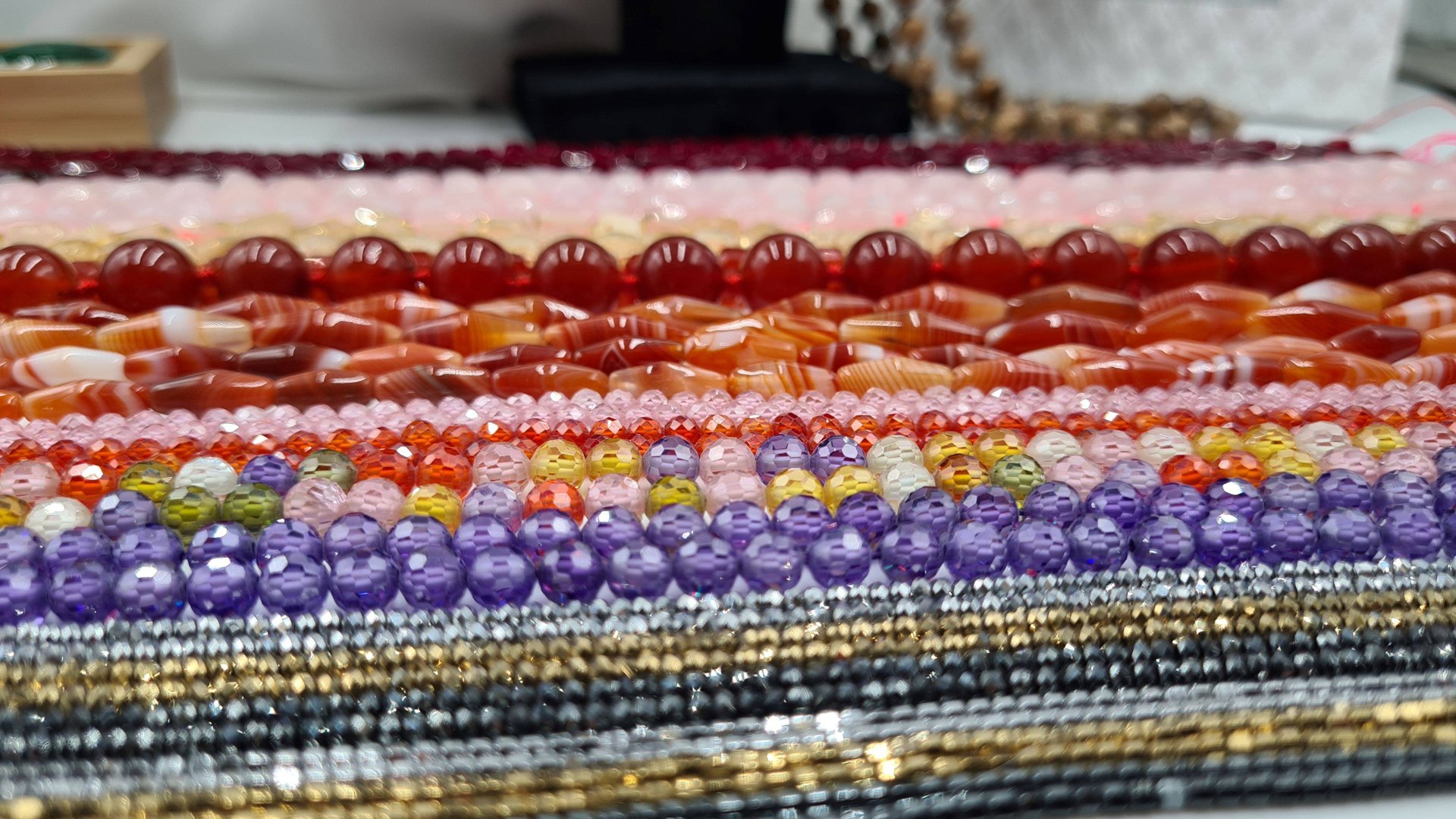 ТЦ Севастополь🛒 Халцедон, цитрин, малахит, сердолик, песочная яшма, розовый кварц, гематит, фианиты смотреть онлайн