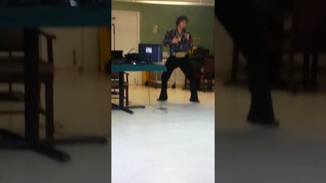 Mansour Spears singing Polk salad annie смотреть онлайн