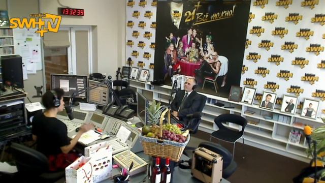 Radio SWH PLUS праздничный эфир - поздравляет путешественник Марис Гайлис смотреть онлайн
