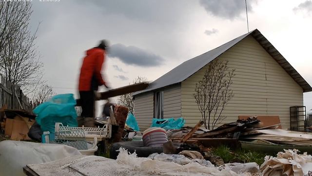 Какие находки нас ждут? / Избавляемся от мусора на даче / Вывозим хлам с участка / Убрали свалку