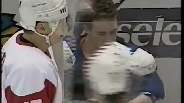 Darren McCarty vs Claude Lemieux Round 2 смотреть онлайн