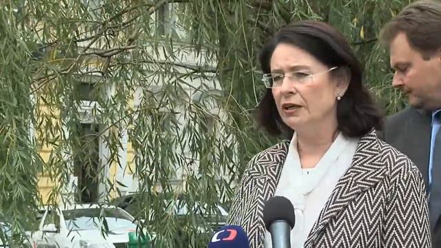 Miroslava Němcová se zapojila do řetězové hladovky смотреть онлайн