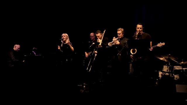 Kelly Everitt Soul & Motown - QUINN ARTISTES смотреть онлайн