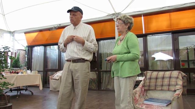 Л.А. Черкашина награждает Сергея Алиханова Орденом "Бизерта" смотреть онлайн