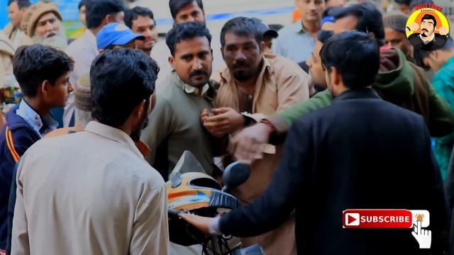 Patili prank in public place || velle loog khan ali смотреть онлайн
