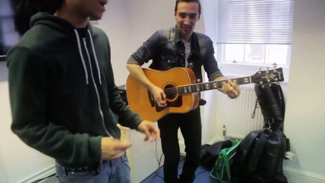 Bluey Robinson - 'Showgirl' - Dropout Live | Dropout UK смотреть онлайн