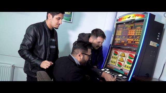 The Japan Group ❌ Hai barbatu’ meu du-ma la Mc 🍔🍟[ft Cristina Pucean]