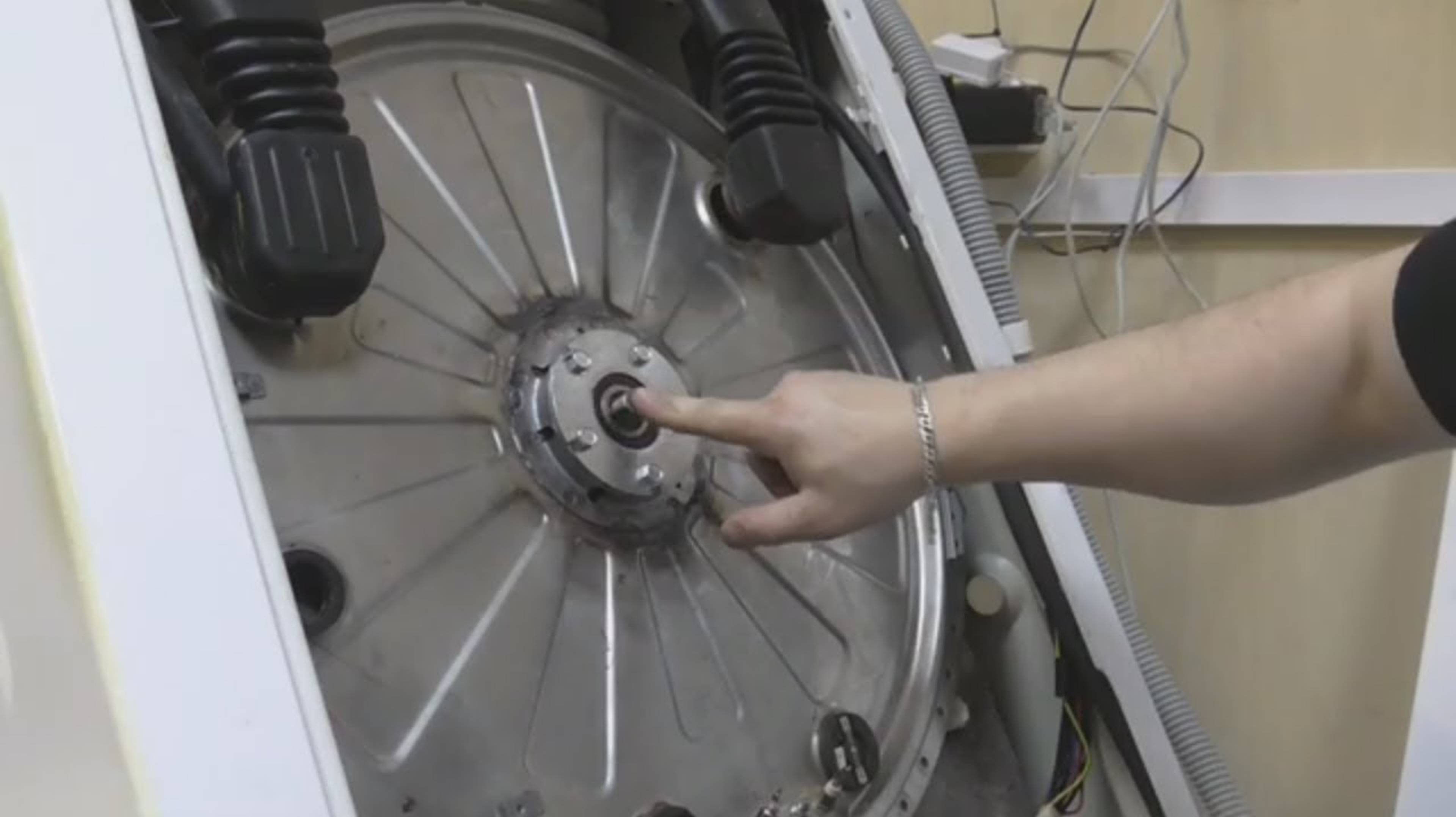 Замена фланца барабана, подшипников в стиральной машине Ардо смотреть онлайн