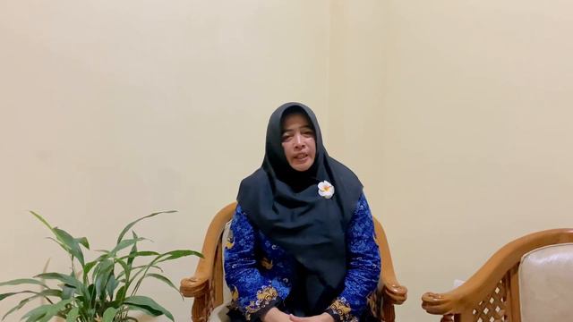 Profile Emi Sukmiyati, S.IP., M.I.Kom Bapenda Jabar смотреть онлайн