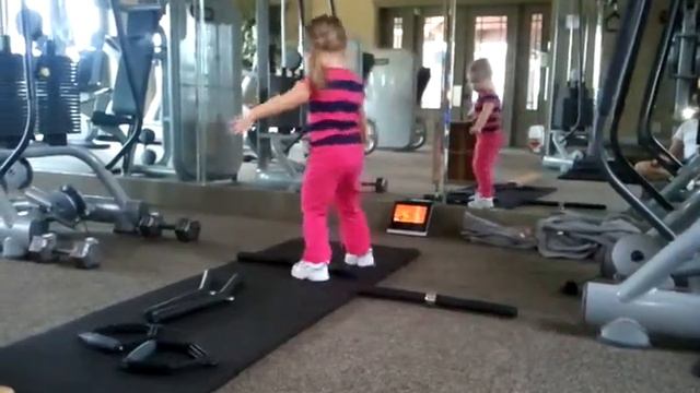 Emory 2.0 - I work out! смотреть онлайн