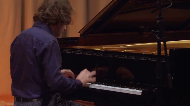 Ivo Neame solo piano - 'Soul Love' (David Bowie) смотреть онлайн