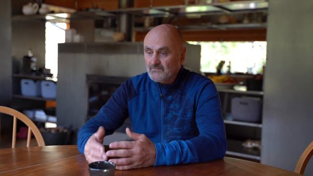 Jean Troillet, le célèbre alpiniste et guide de montagne de la Fouly au micro de Synchro. смотреть онлайн