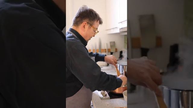 Willi Klinger serviert: Spaghetti mit Thunfisch смотреть онлайн