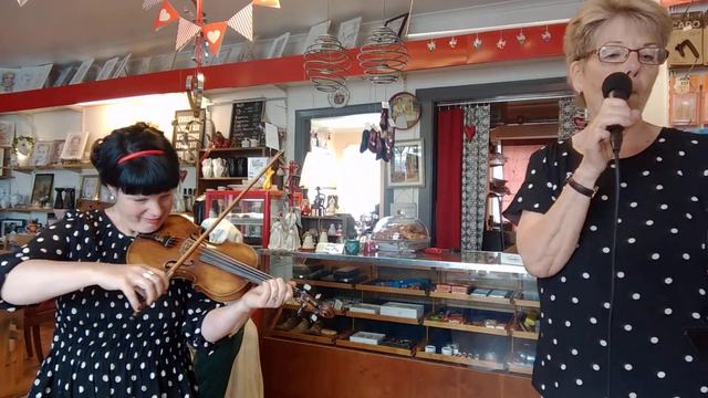 "Själens skrubbsår" - Sång Solveig Andersson/ Little Fiddle o Piano Fru Röjdemo смотреть онлайн