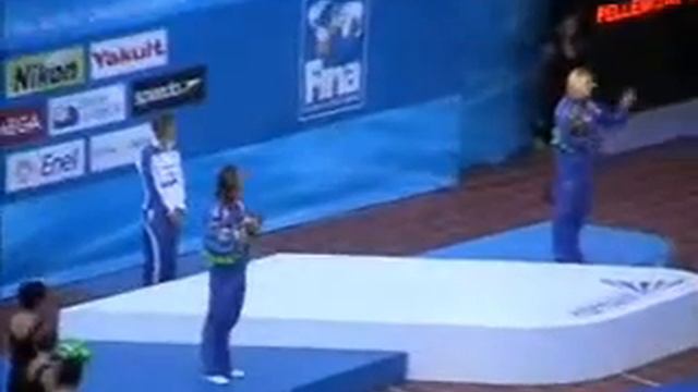 Roma09: cerimonia podio Federica Pellegrini oro nei 400m freestyle смотреть онлайн