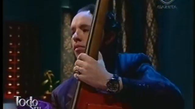 Tia Carroll @ Programa Ronnie Von (TV GAZETA) 13/10/2011 - At Last