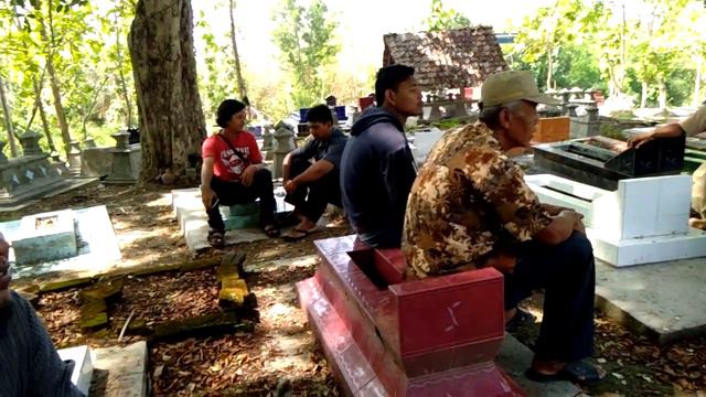 Takziah putra Eko Suyanto alm Ersan Putro Suyanto Selasa 3 Des 2019 смотреть онлайн