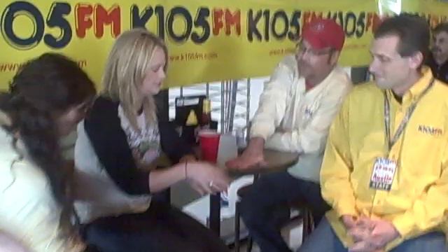 105 Seconds With Miranda Lambert