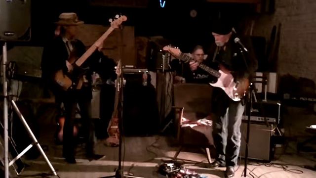 David Daniels doing Big Leg Woman at King Biscuit Blues Festival 2012 смотреть онлайн