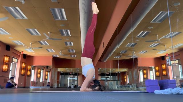 Jasmine Pinson USA Yoga Practice Routine 4th of July смотреть онлайн