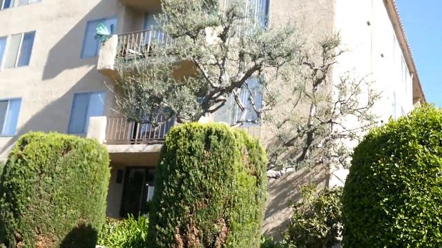 Actor Tom Skerritt Former Home Brentwood Los Angeles California USA March 2022 смотреть онлайн