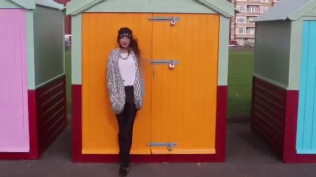 Adventure of a lifetime- Zoe Sugg смотреть онлайн