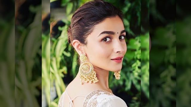 Hooded Eyes Beauty Alia Bhatt Daily Life Hair style смотреть онлайн