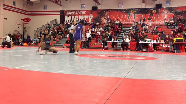 Abigail Fuentes-green (McAllenHighschool-soph) defeats Robert Vela’s 126lb girl смотреть онлайн