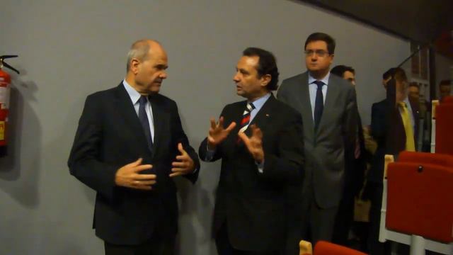 Manuel Chaves, Vicepresidente tercero del Gobierno. Inauguración Ex.presa La Cárcel 15/3/2011 (7) смотреть онлайн