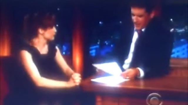 The Late Late Show with Craig Ferguson - - Tweets with Ellie Kemper смотреть онлайн