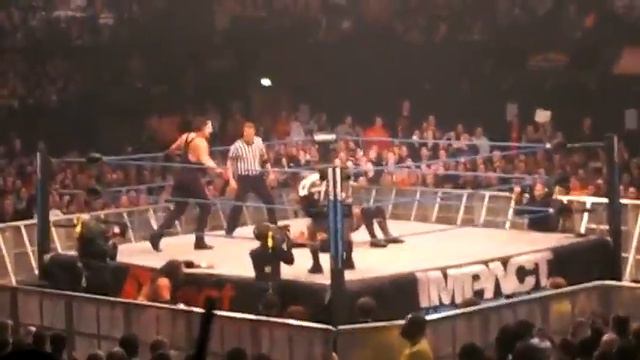 Sting's match and aftermath with Hulk Hogan in London (part2) смотреть онлайн