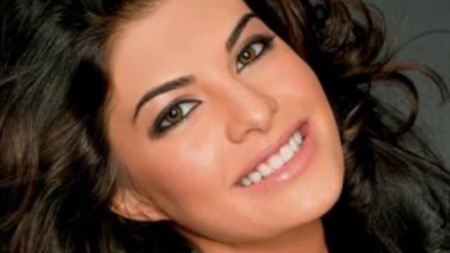 Jacqueline Fernandez In Song Sehra Sehra From (Marega Salaa) .wmv