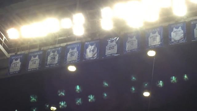 Tony Delk's number 00 gets Retired (February 21st, 2015) смотреть онлайн
