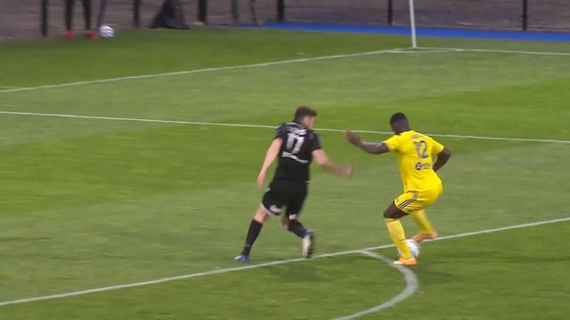 Pau signe une 5e victoire de suite à domicile, porté par son attaquant Costaricain Mayron George! смотреть онлайн