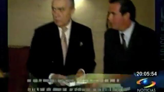 Julio Mario Santo Domingo - reacción del presidente Juan Manuel Santos смотреть онлайн