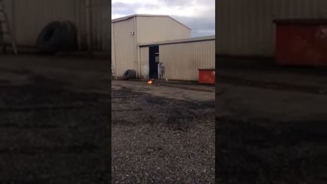 Petrol tin bomb EPIC fail смотреть онлайн