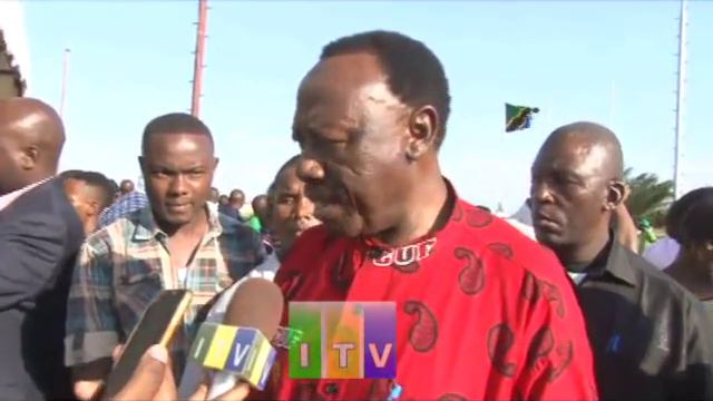 Mwili wa spika wa Bunge mstaafu Mhe. Samwel Sitta wawasili jijini Dar es Salaam. смотреть онлайн