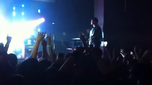 Angels & Airwaves - Speech & Ilan Drum Solo B'ham HMV 2012 смотреть онлайн