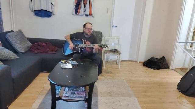 Tommi Läntinen - Rööperin Kuu (Acoustic Guitar Cover) смотреть онлайн