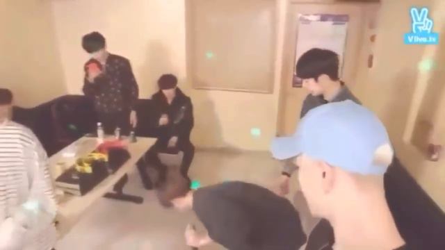 GOT7 MARK SINGING ( 갓세븐 마크 ) смотреть онлайн