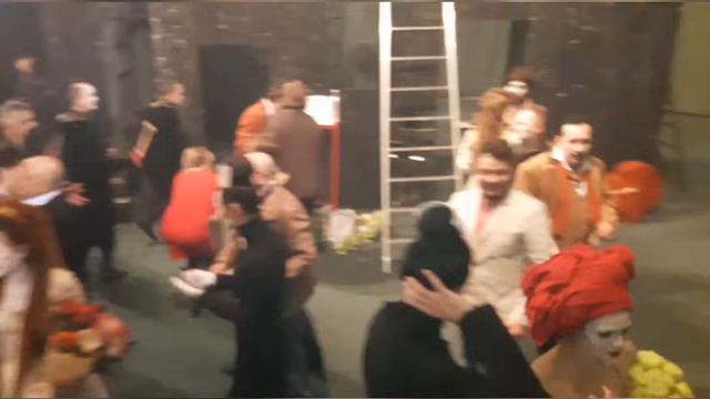 Привітання з прем'єрою "Розбитий глек" . Театр ім. Франка 17.11.2017 смотреть онлайн