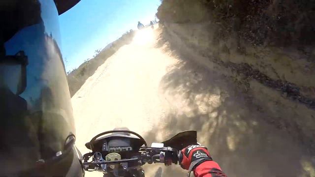 Kris, Andrew, & Charles riding Lake Rd @ Hollister Hills SVRA смотреть онлайн