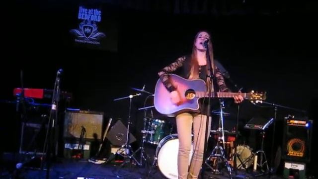 Caroline Harrison Live @ The Bedford смотреть онлайн
