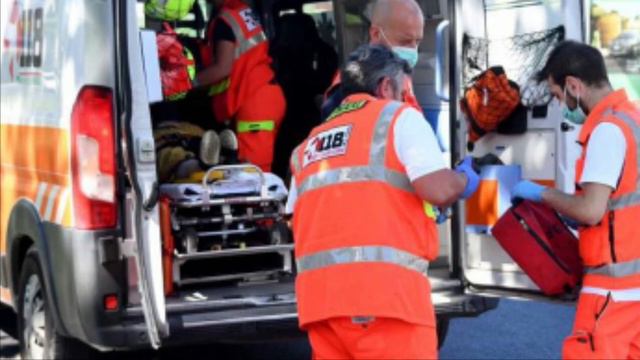 Sette feriti in un incidente stradale, chiusa la statale dello Stelvio смотреть онлайн
