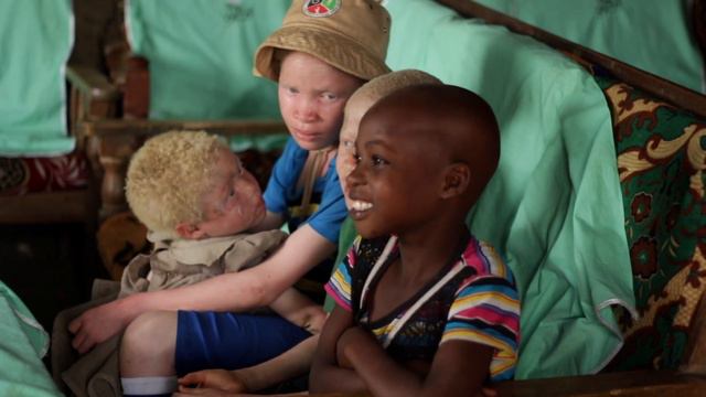 The Ghost Warrior: One Woman's Fight for Kenyans with Albinism смотреть онлайн